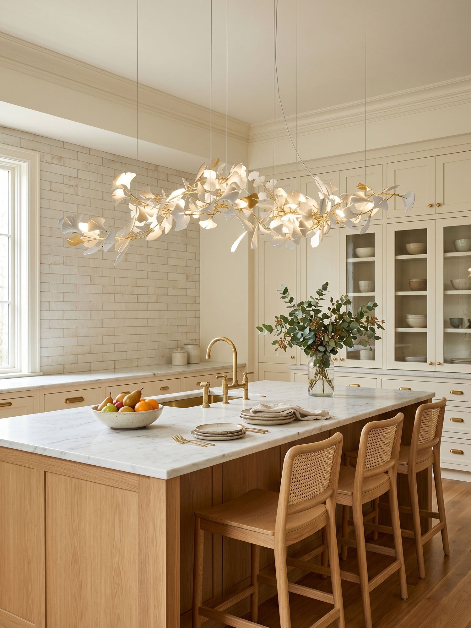 Lineární ručně odlévaný porcelánový lustr Ginkgo