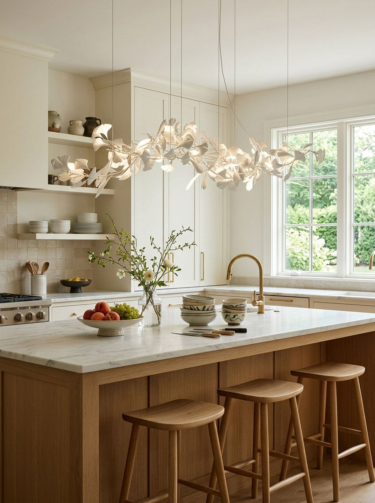 Lineární ručně odlévaný porcelánový lustr Ginkgo