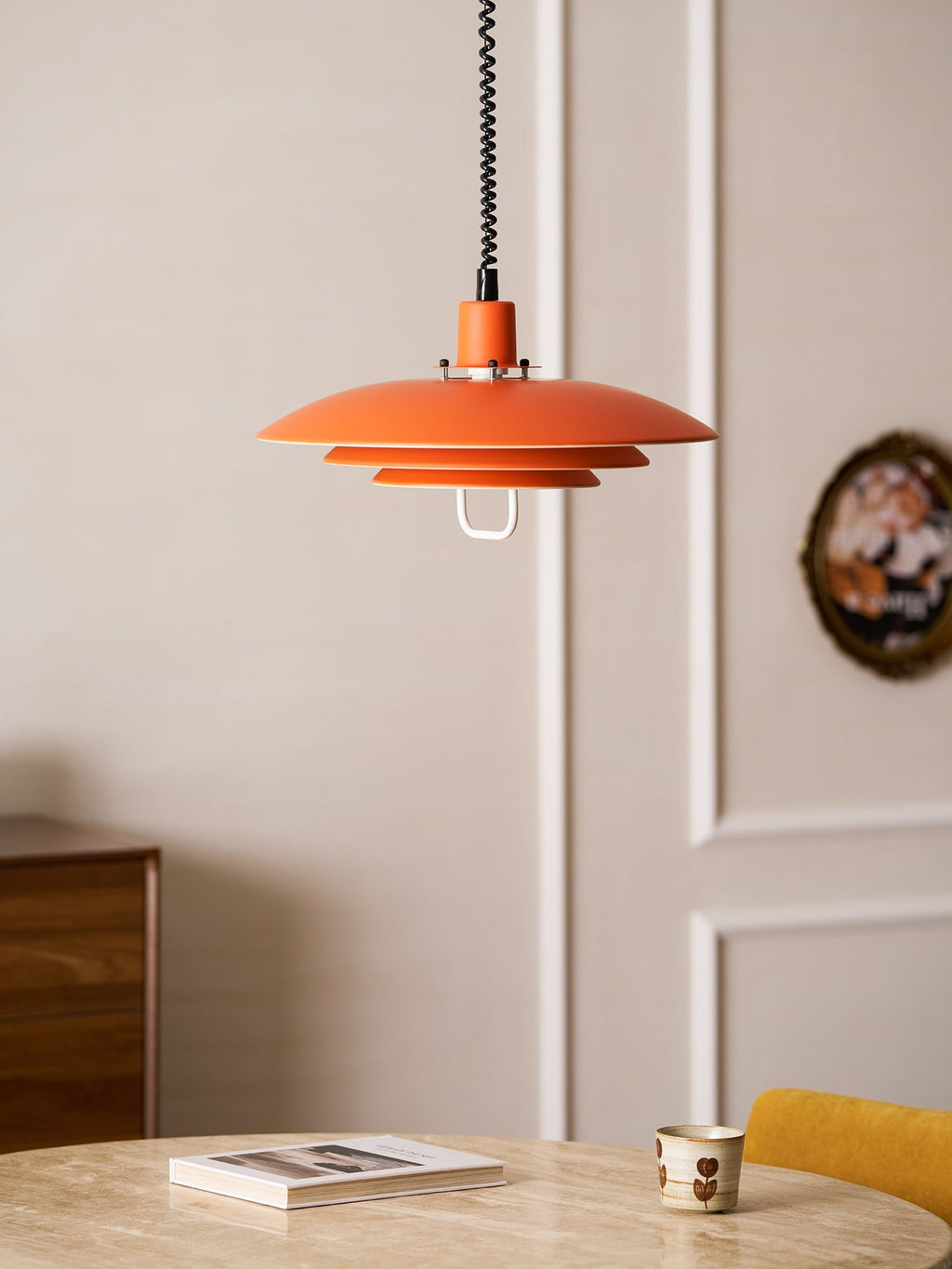 Lampă suspendată Poul — design cu trei abajururi concentrice
