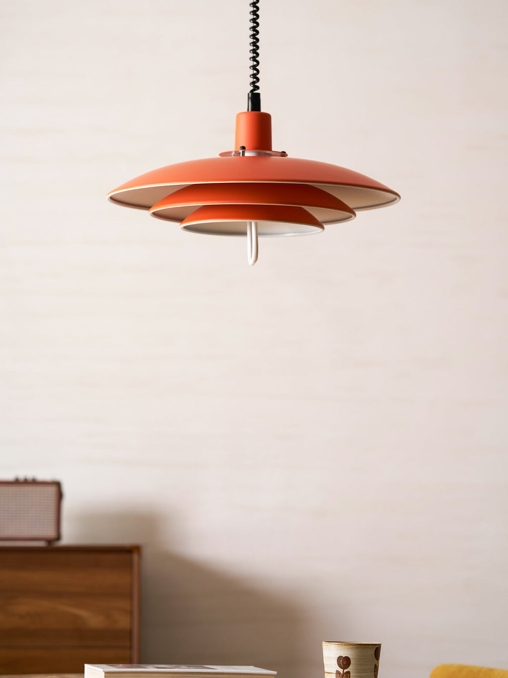 Lampă suspendată Poul — design cu trei abajururi concentrice