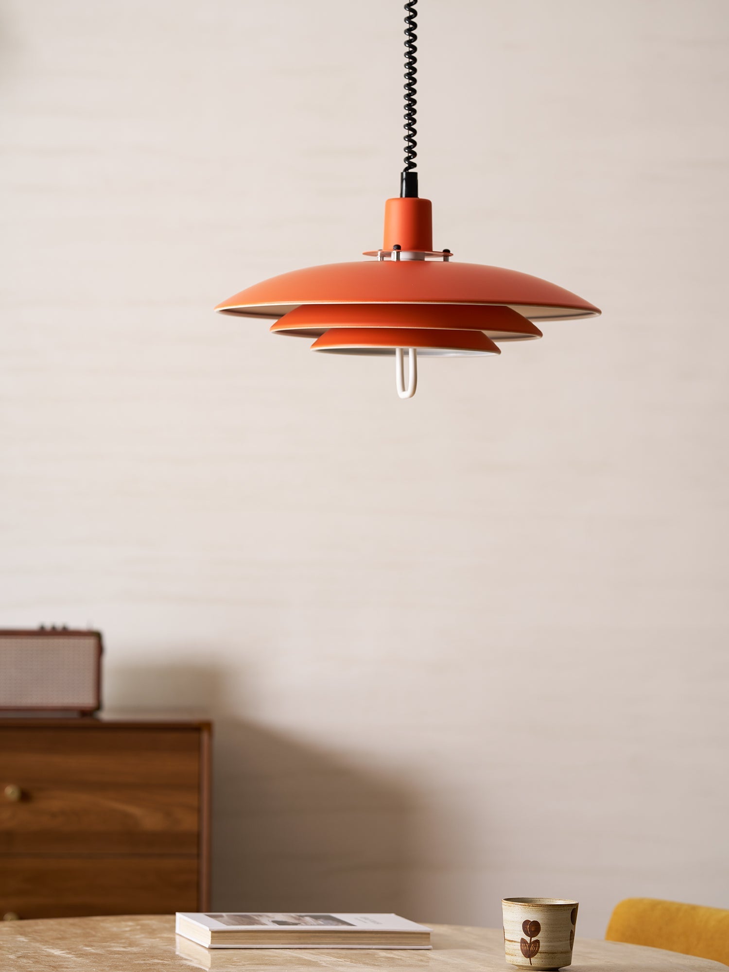 Lampă suspendată Poul — design cu trei abajururi concentrice