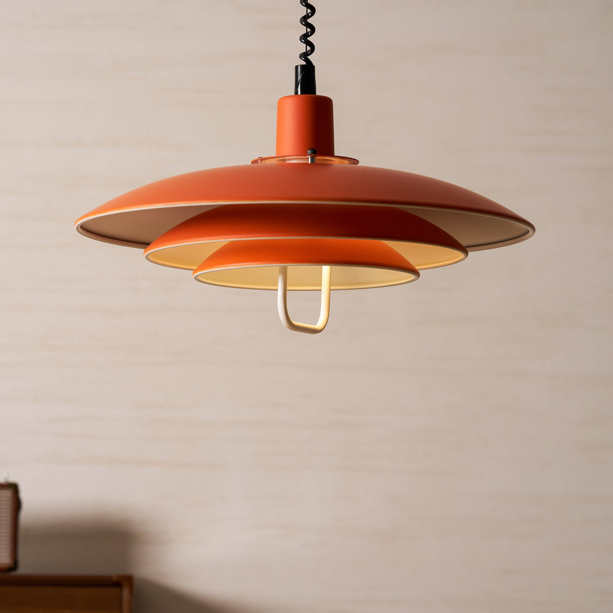 Lampă suspendată Poul — design cu trei abajururi concentrice