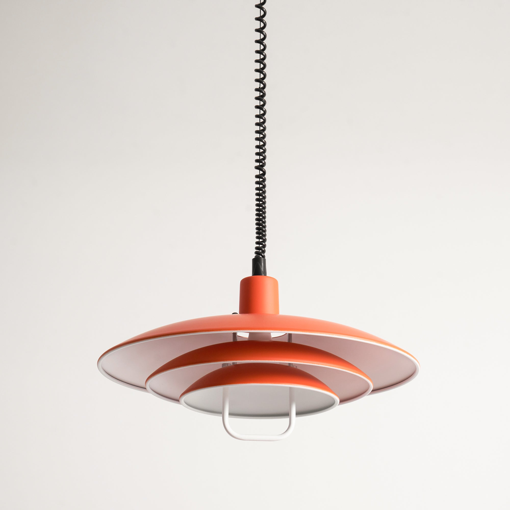 Lampă suspendată Poul — design cu trei abajururi concentrice