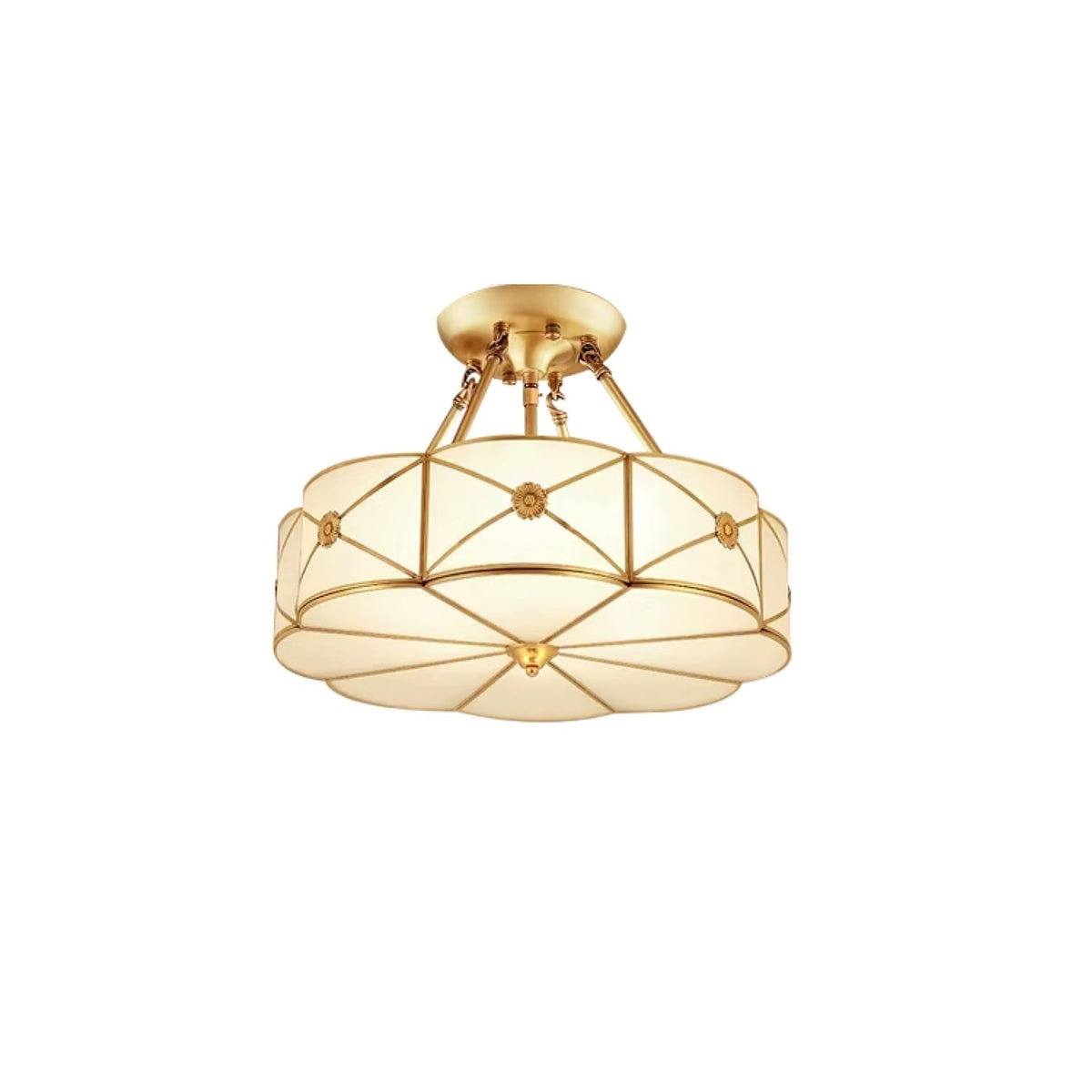 Lampada da soffitto Solara — Ottone classico, bordo smerlato satinato, montaggio a filo soffitto