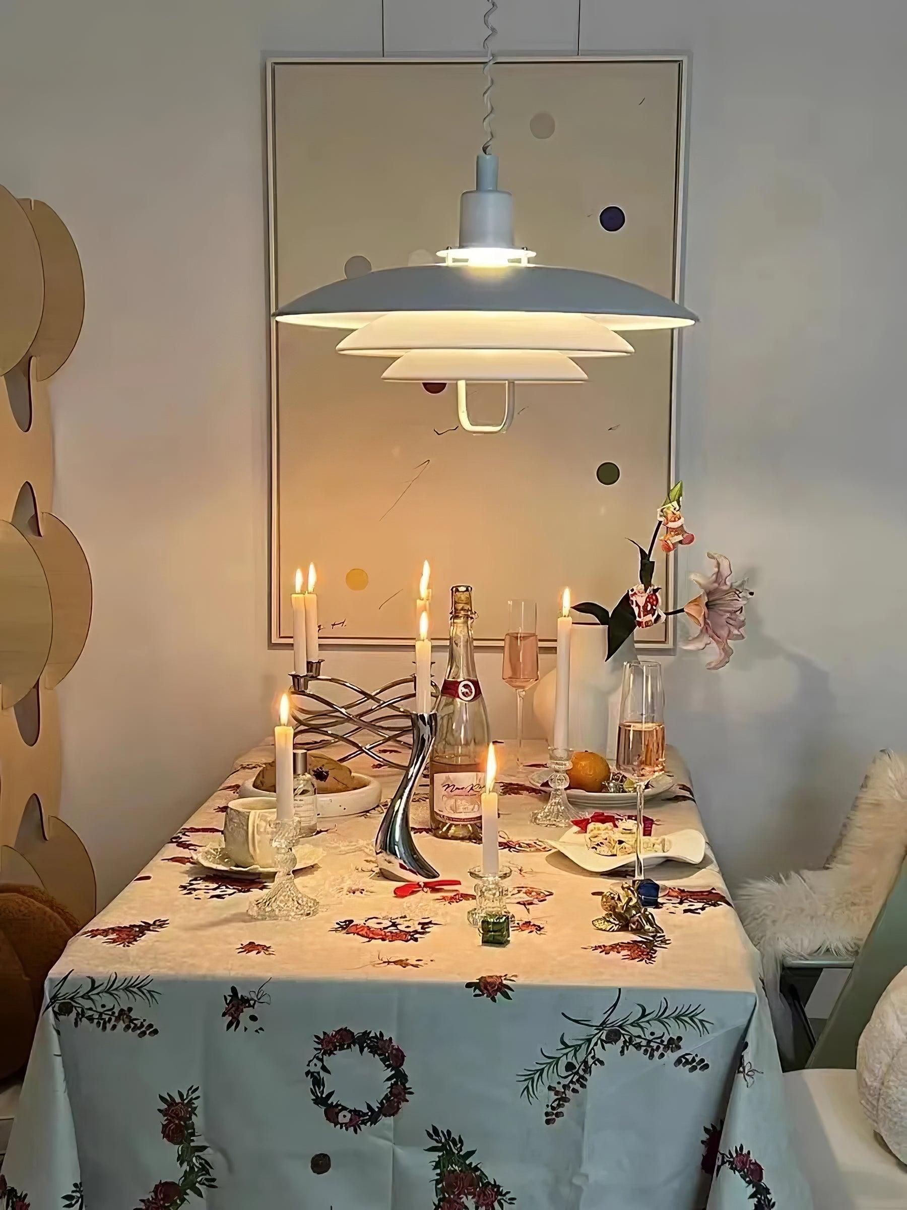 Lampă suspendată Poul — design cu trei abajururi concentrice