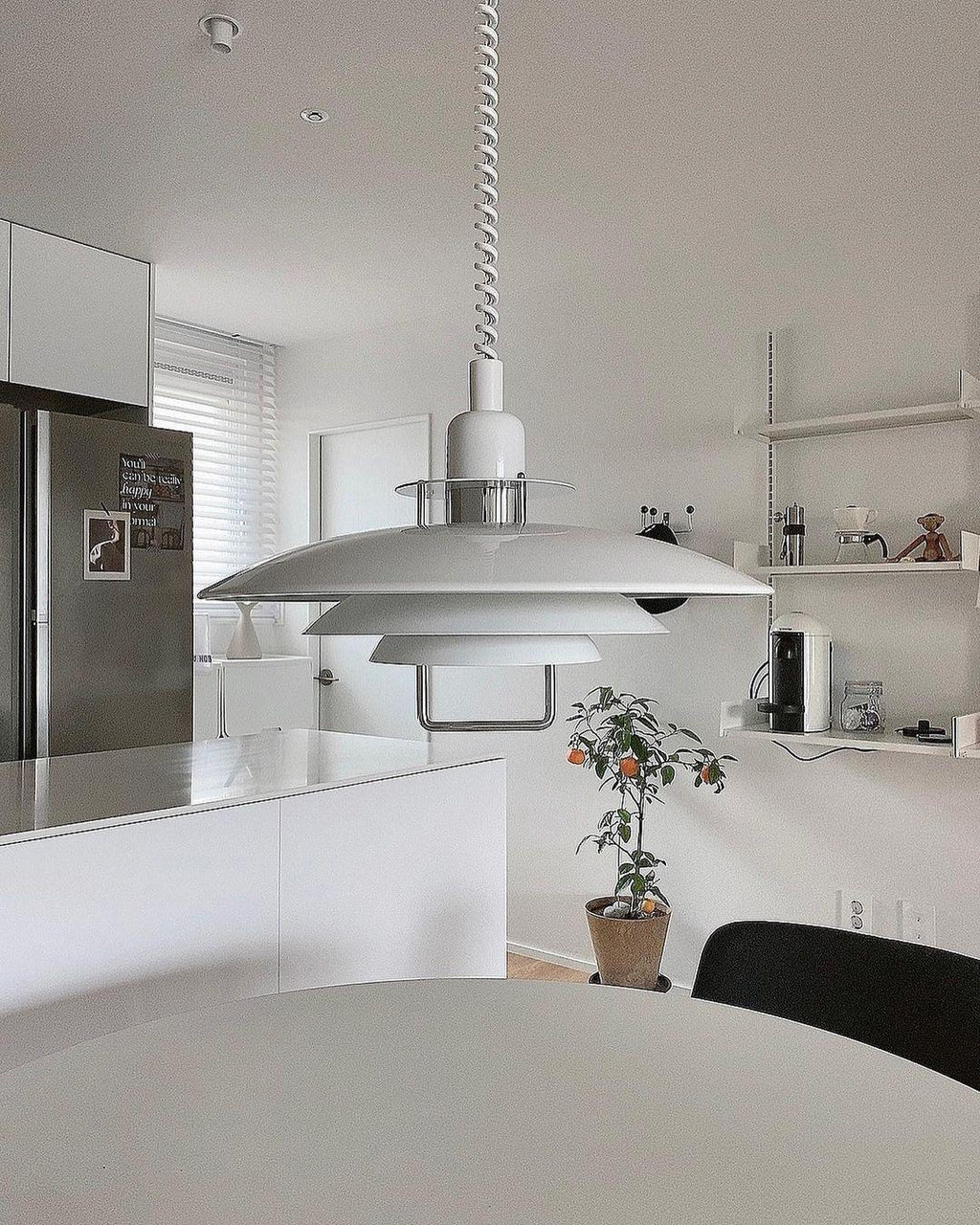 Lampă suspendată Poul — design cu trei abajururi concentrice