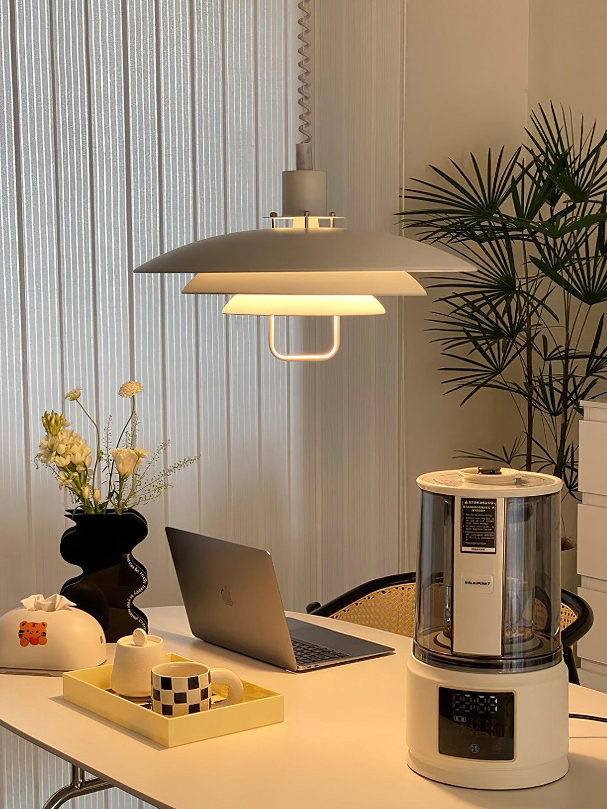 Lampă suspendată Poul — design cu trei abajururi concentrice