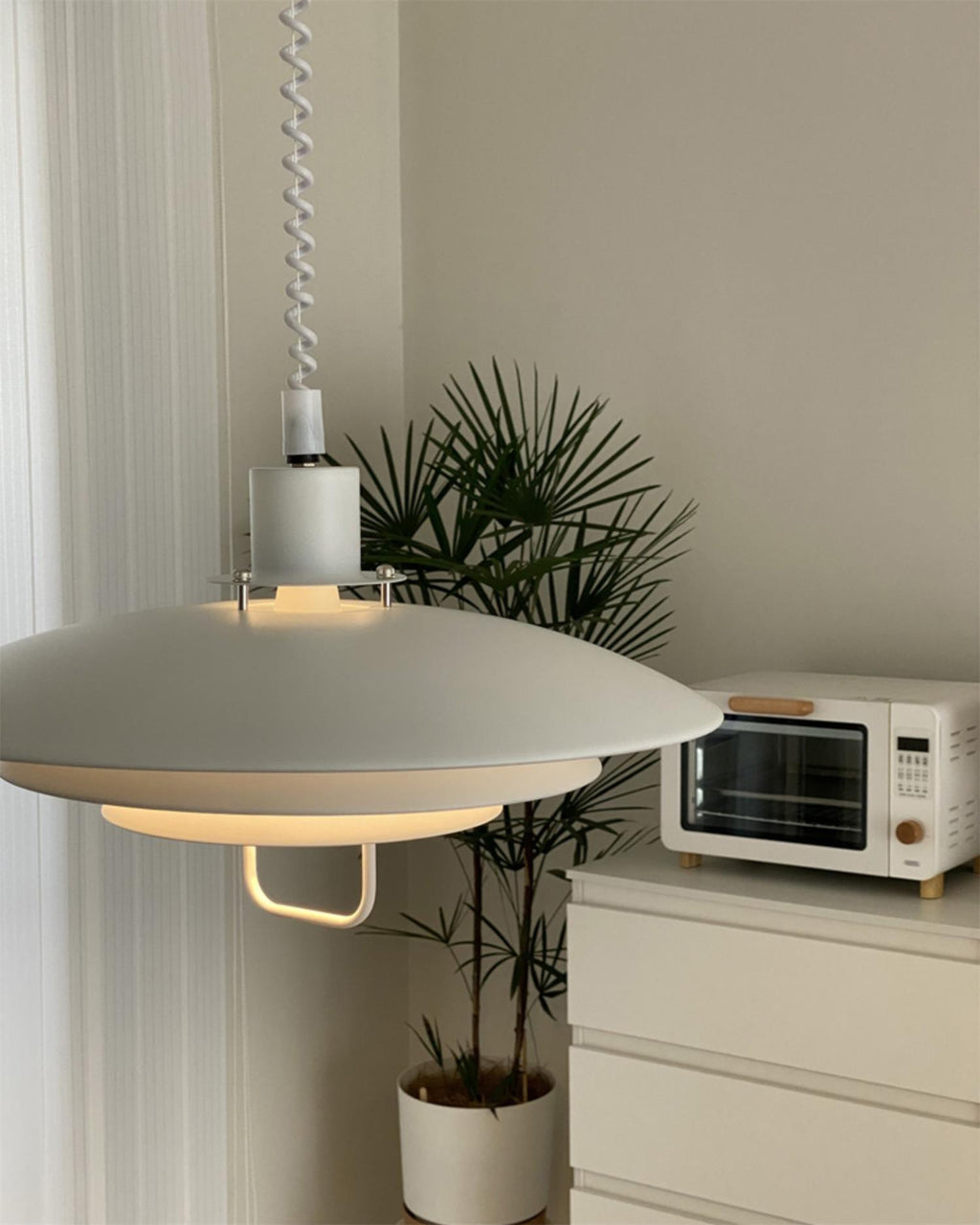 Lampă suspendată Poul — design cu trei abajururi concentrice