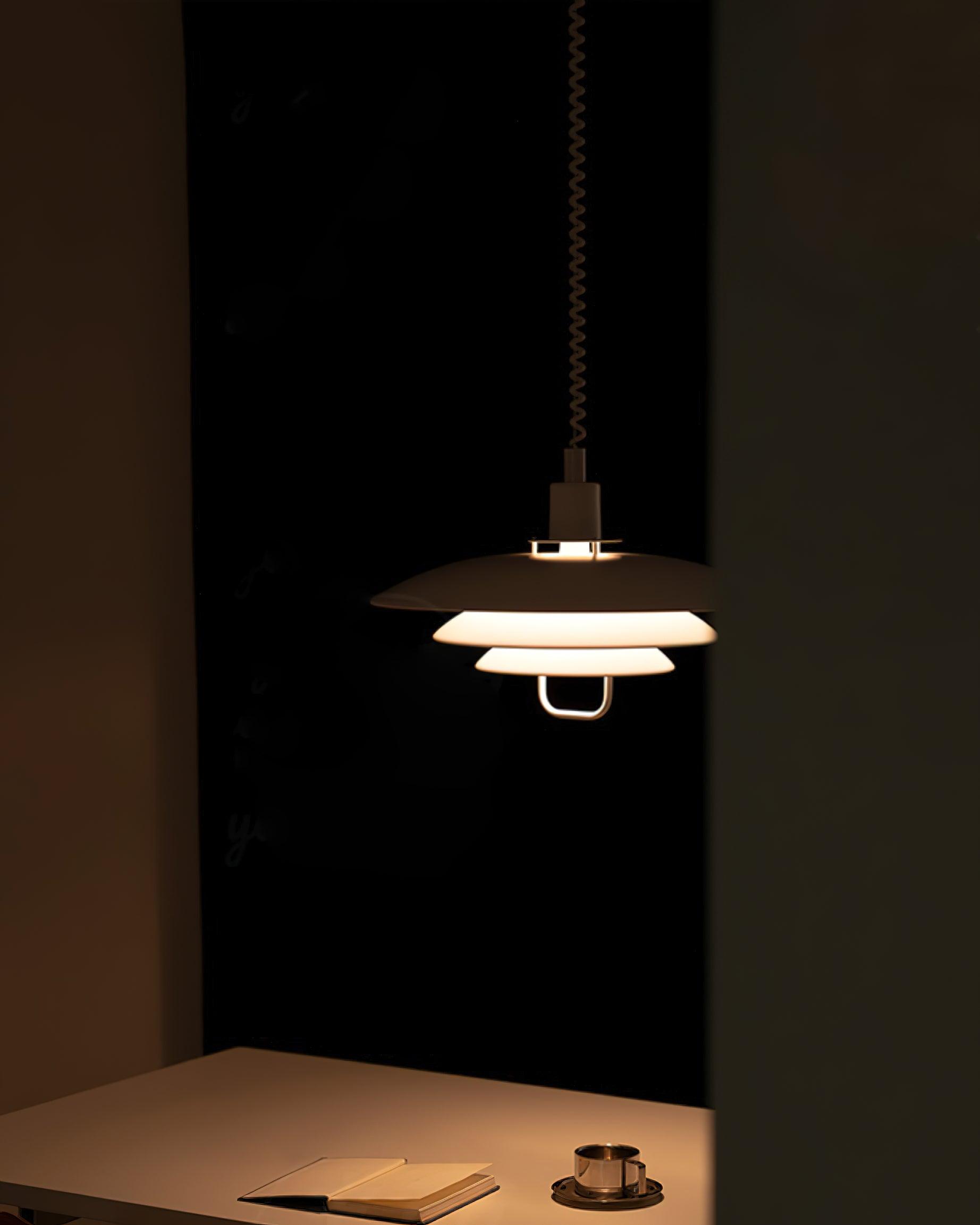 Lampă suspendată Poul — design cu trei abajururi concentrice