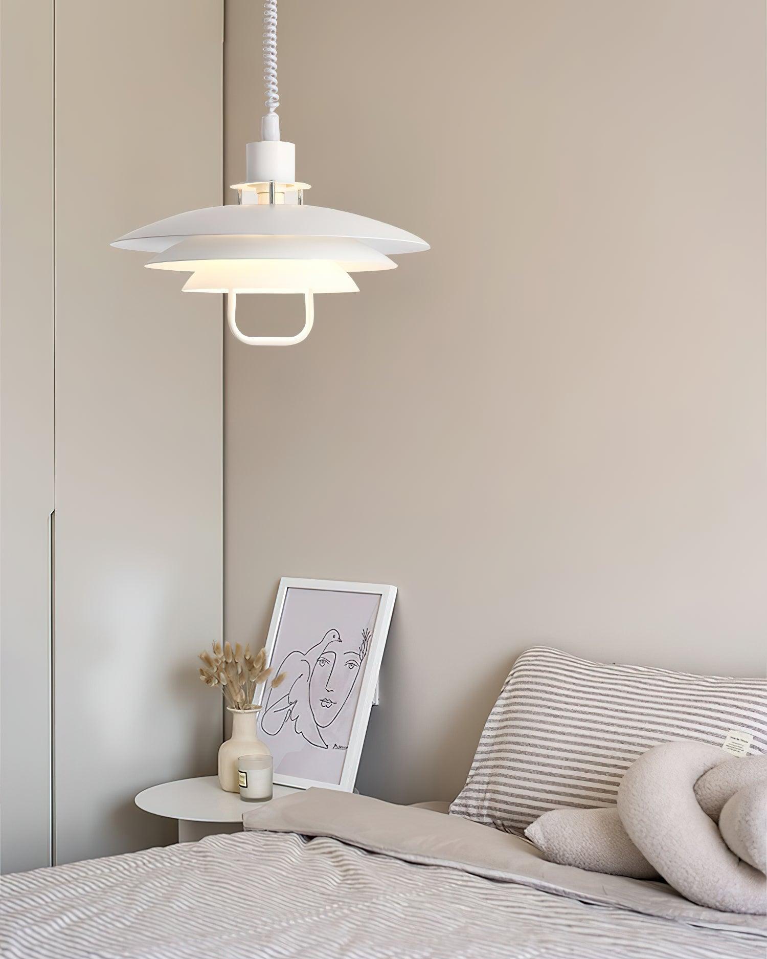 Lampă suspendată Poul — design cu trei abajururi concentrice