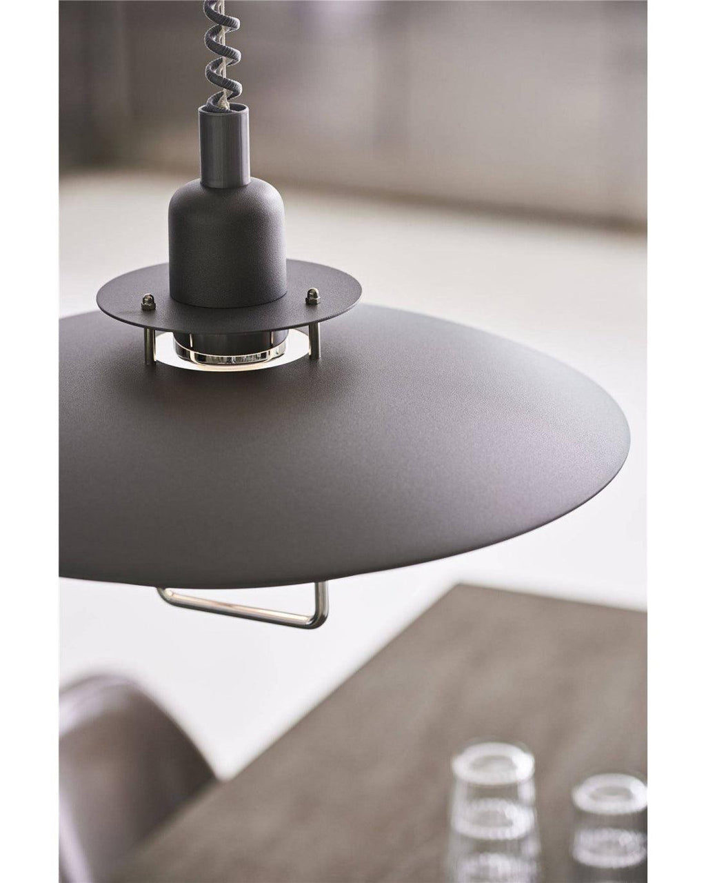Lampă suspendată Poul — design cu trei abajururi concentrice