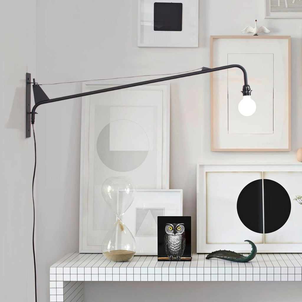 Candeeiro de parede Prouve Petite Potence — Rotação horizontal, braço ajustável