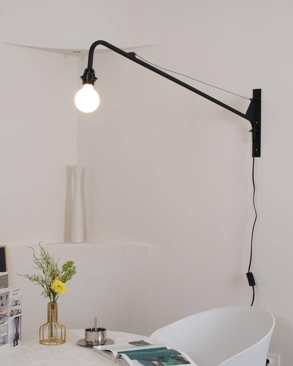 Candeeiro de parede Prouve Petite Potence — Rotação horizontal, braço ajustável