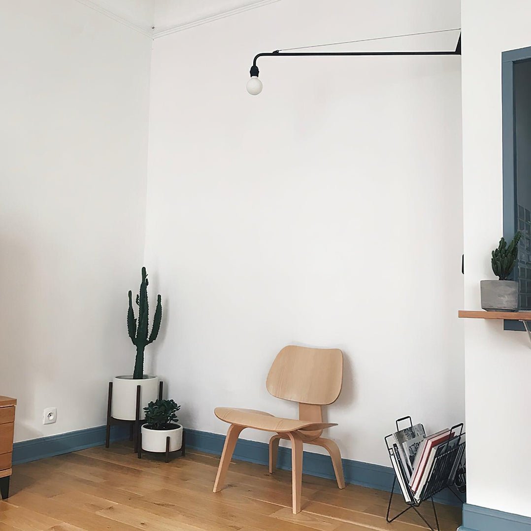 Candeeiro de parede Prouve Petite Potence — Rotação horizontal, braço ajustável