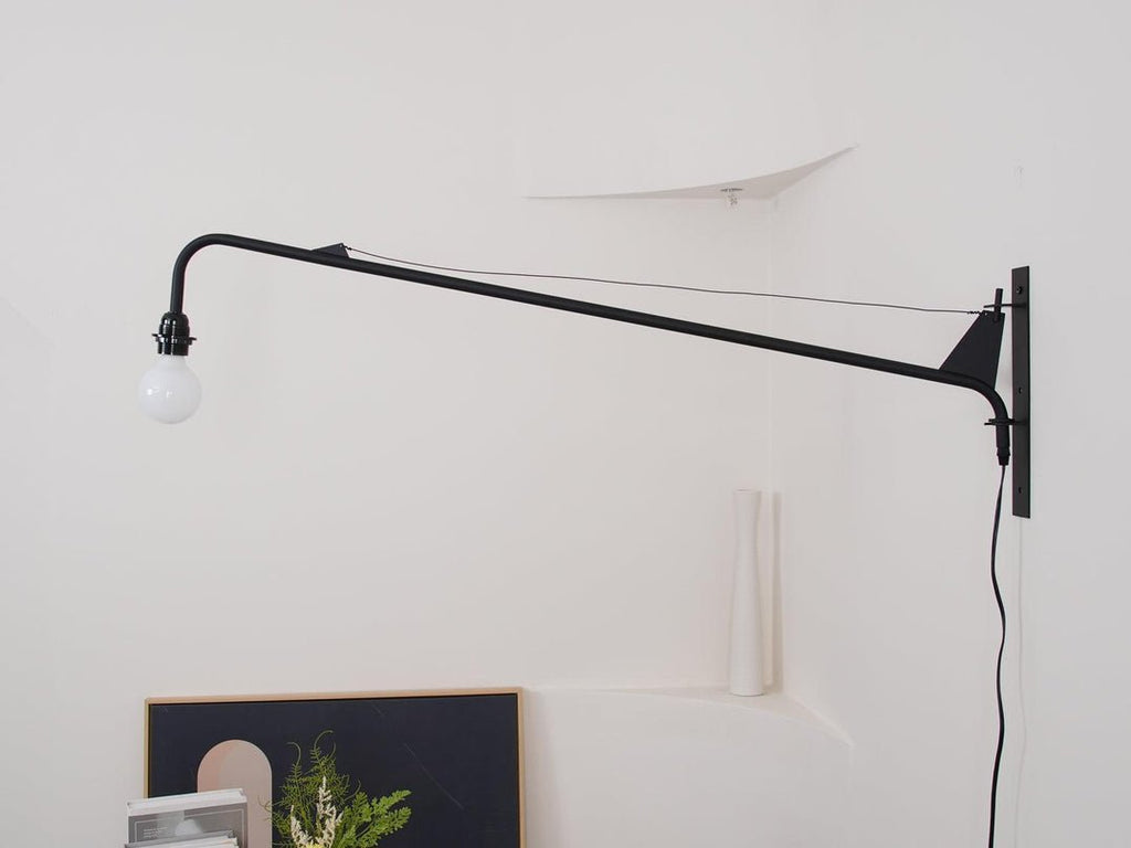 Candeeiro de parede Prouve Petite Potence — Rotação horizontal, braço ajustável