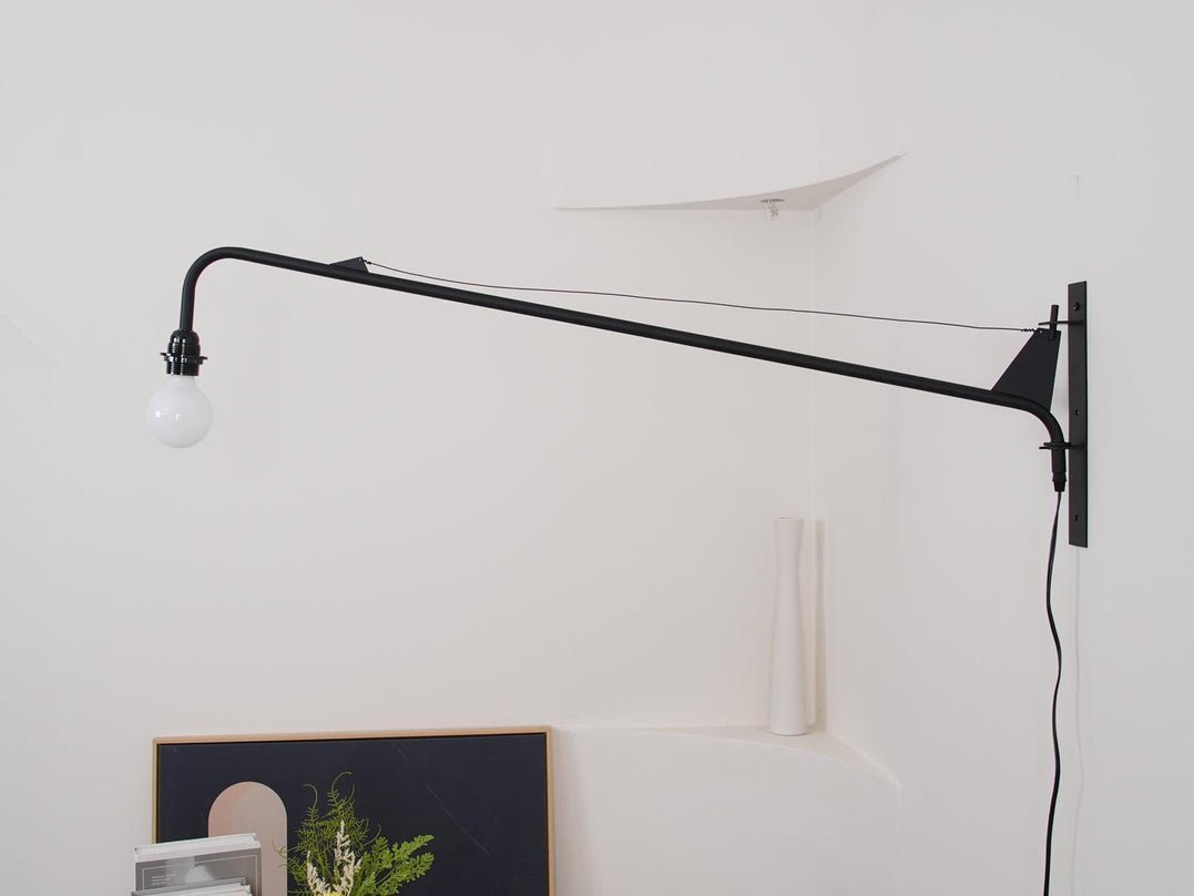 Candeeiro de parede Prouve Petite Potence — Rotação horizontal, braço ajustável