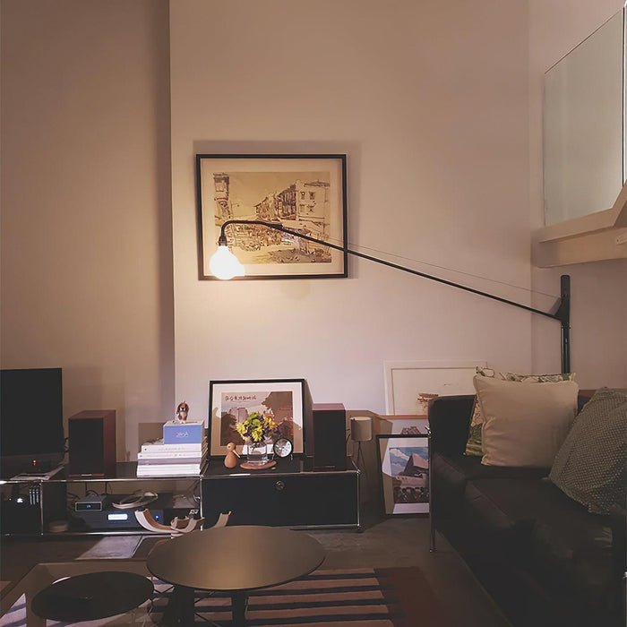 Candeeiro de parede Prouve Petite Potence — Rotação horizontal, braço ajustável