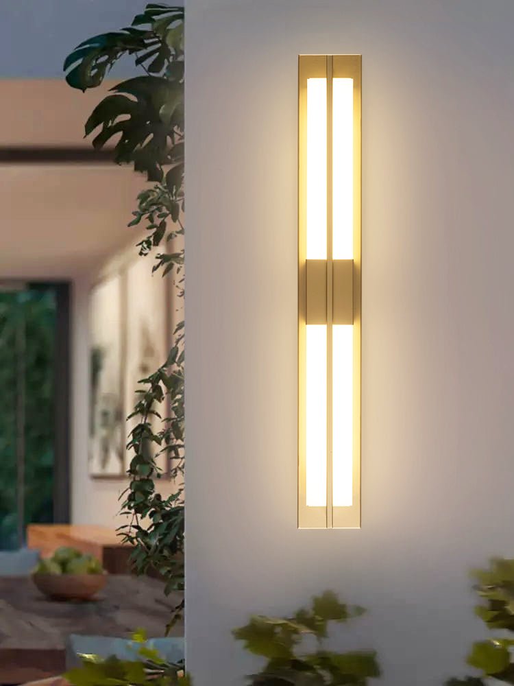 Lampada da parete LED Caspian in alabastro e ottone