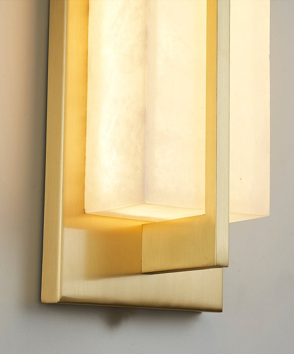 Lampada da parete LED Caspian in alabastro e ottone