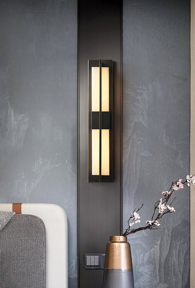 Lampada da parete LED Caspian in alabastro e ottone