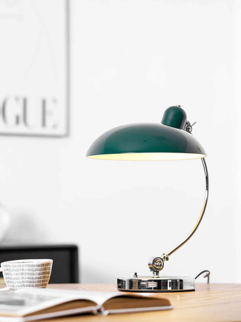 Candeeiro de Mesa Retro Curve — Silhueta Arqueada
