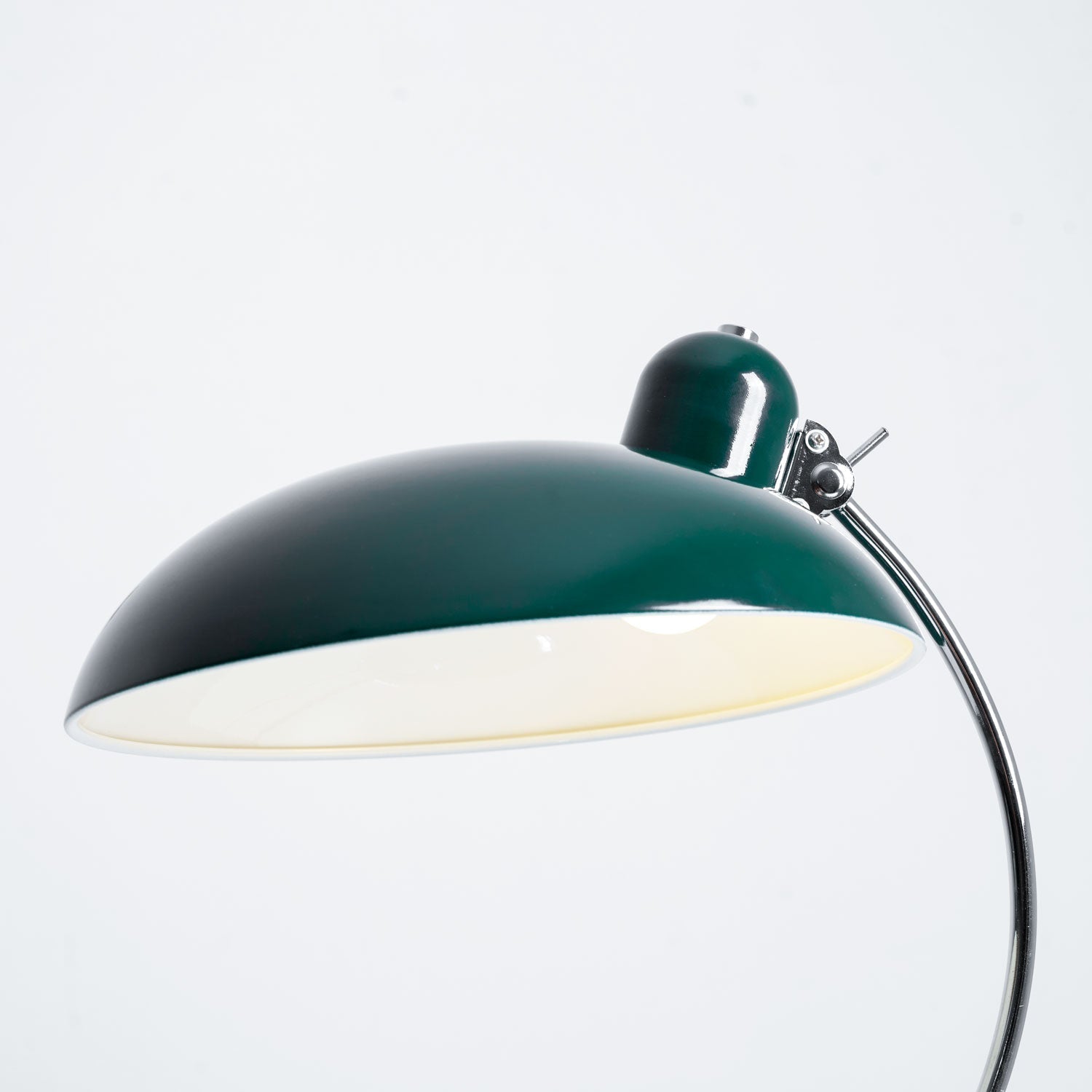 Candeeiro de Mesa Retro Curve — Silhueta Arqueada