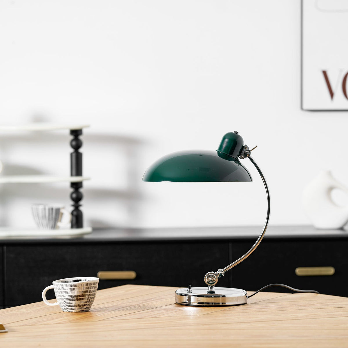 Candeeiro de Mesa Retro Curve — Silhueta Arqueada