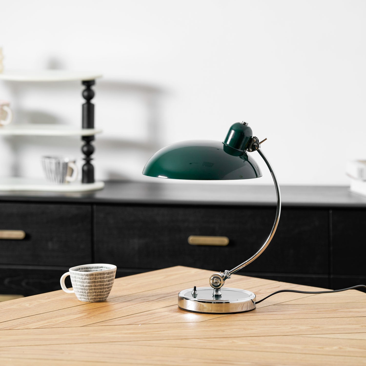 Candeeiro de Mesa Retro Curve — Silhueta Arqueada