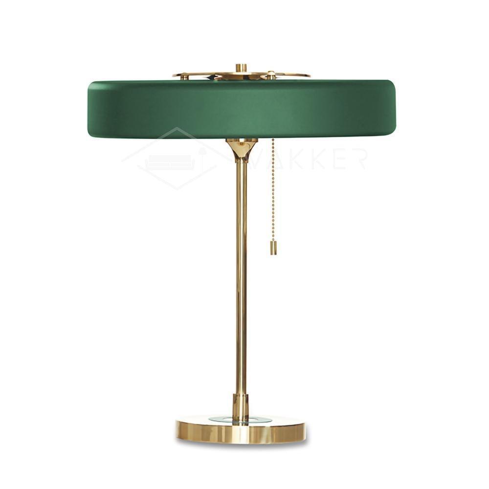 Stolní lampa Revolve — vypínač na tahací řetízek