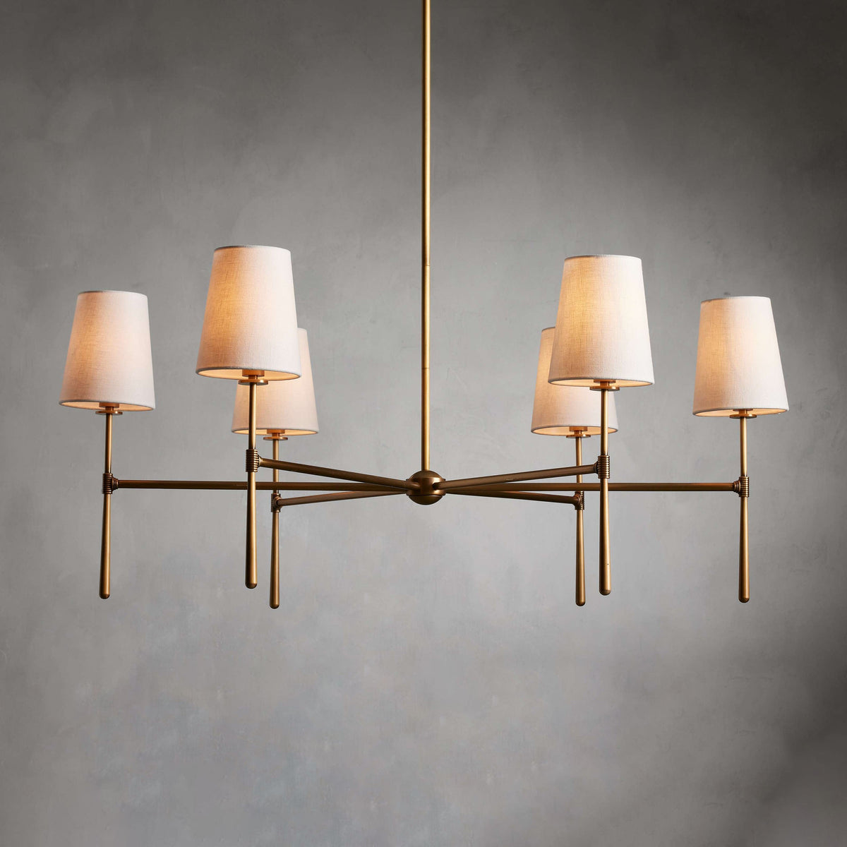 Valea ljuskronhuvud 4/6 - avsmalnande pendellampa i midcentury-stil