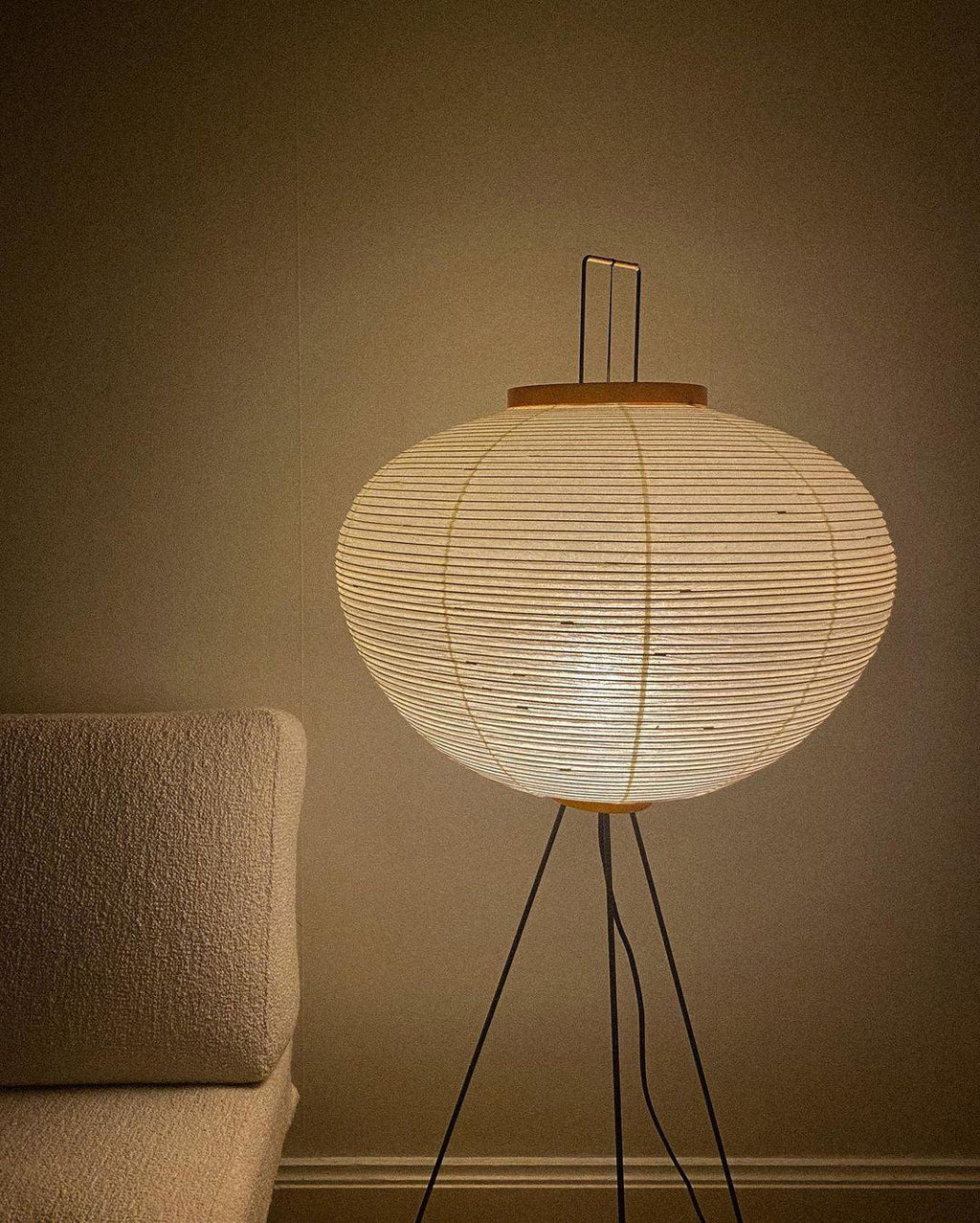 Traditionel gulvlampe i rispapir