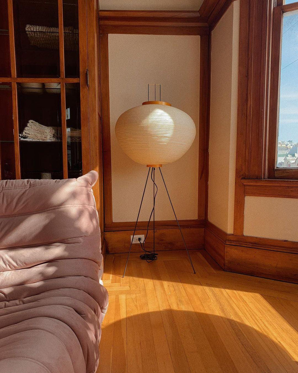 Traditionel gulvlampe i rispapir
