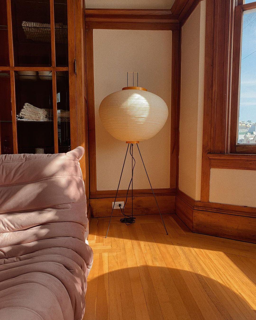 Traditionel gulvlampe i rispapir