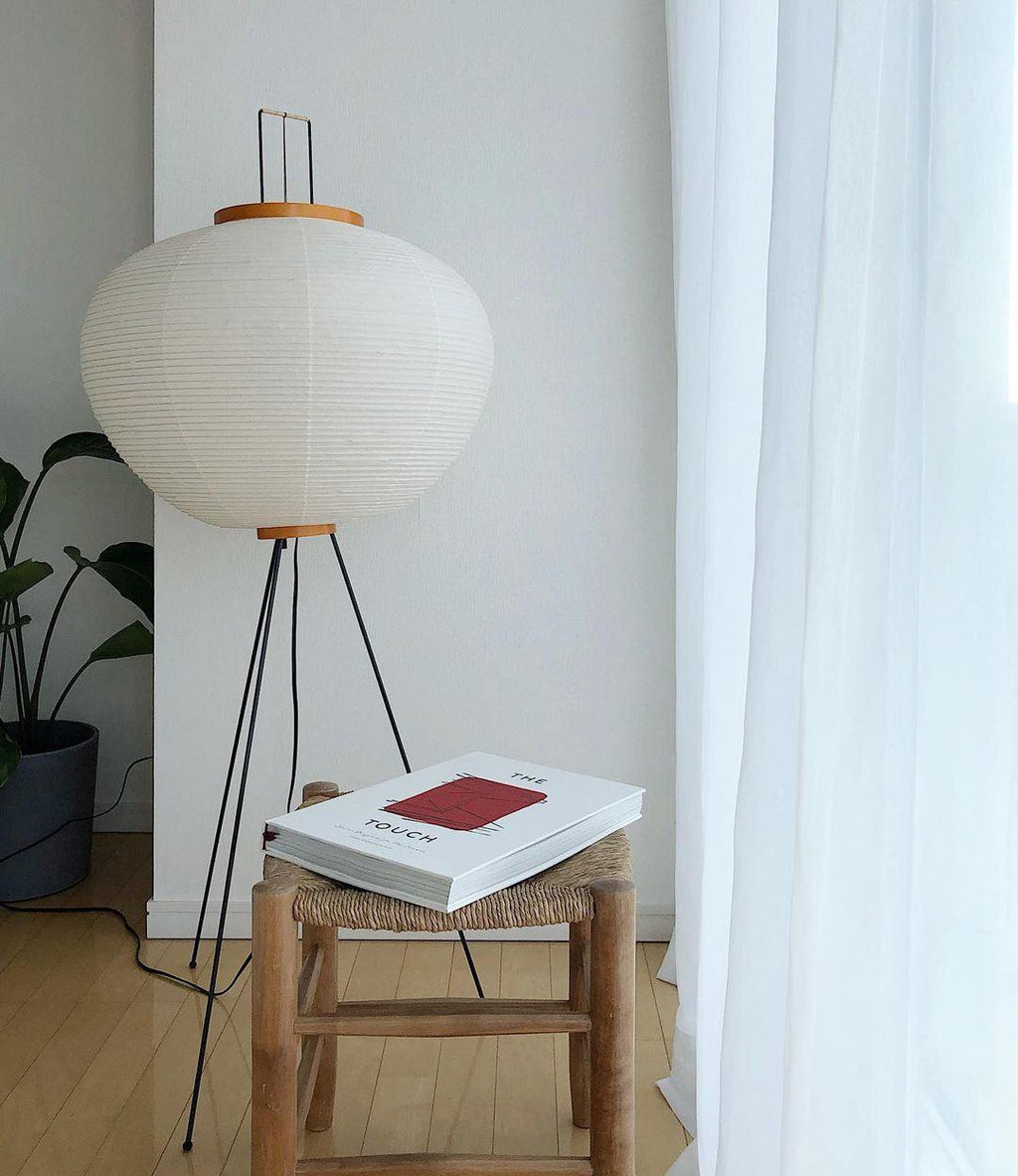Traditionel gulvlampe i rispapir
