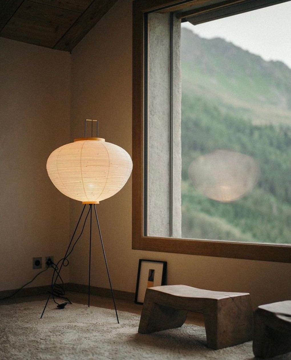 Traditionel gulvlampe i rispapir
