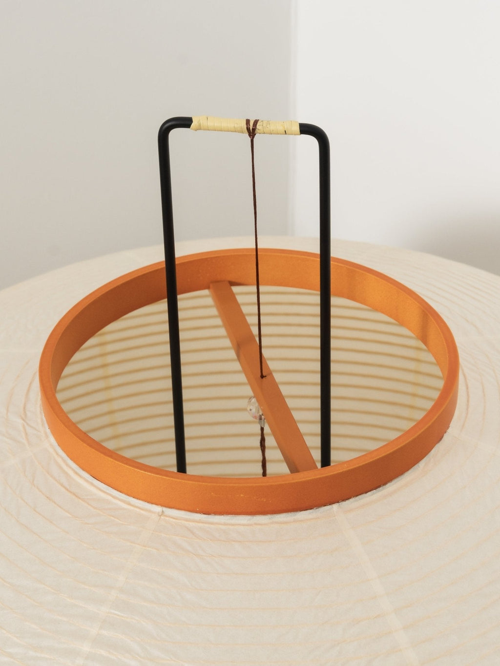Traditionel gulvlampe i rispapir