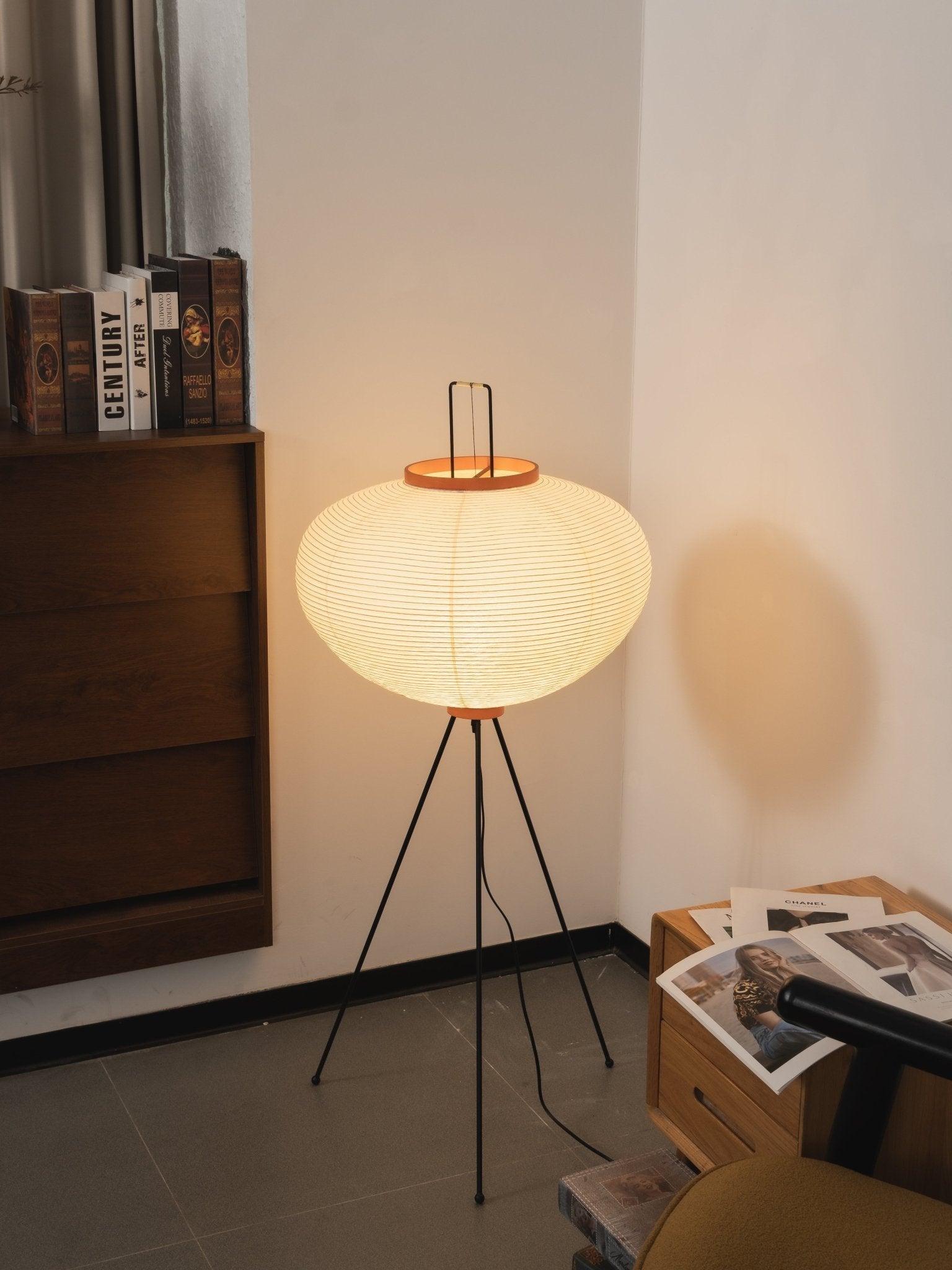 Traditionel gulvlampe i rispapir
