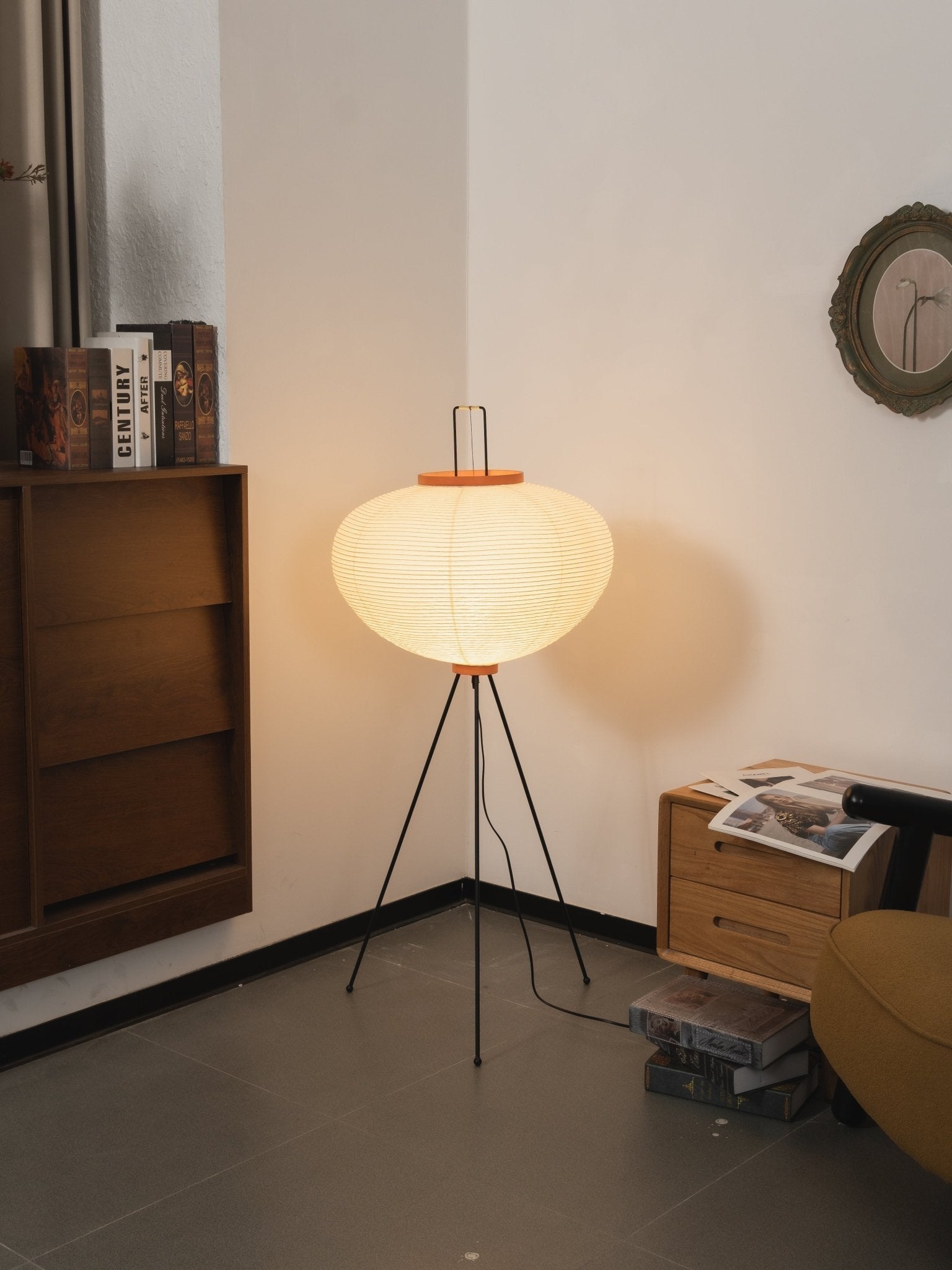 Traditionel gulvlampe i rispapir