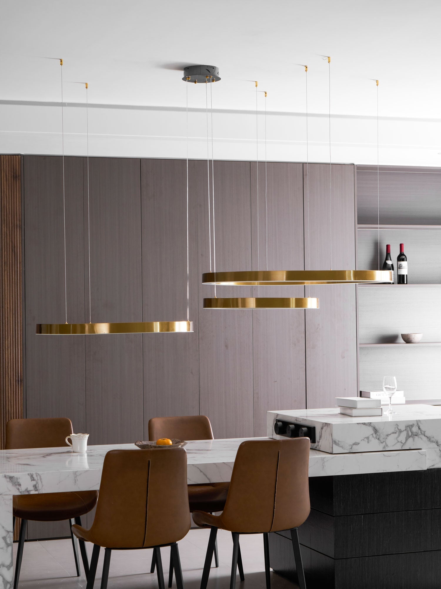 مصباح معلق دائري LED بتصميم سلس