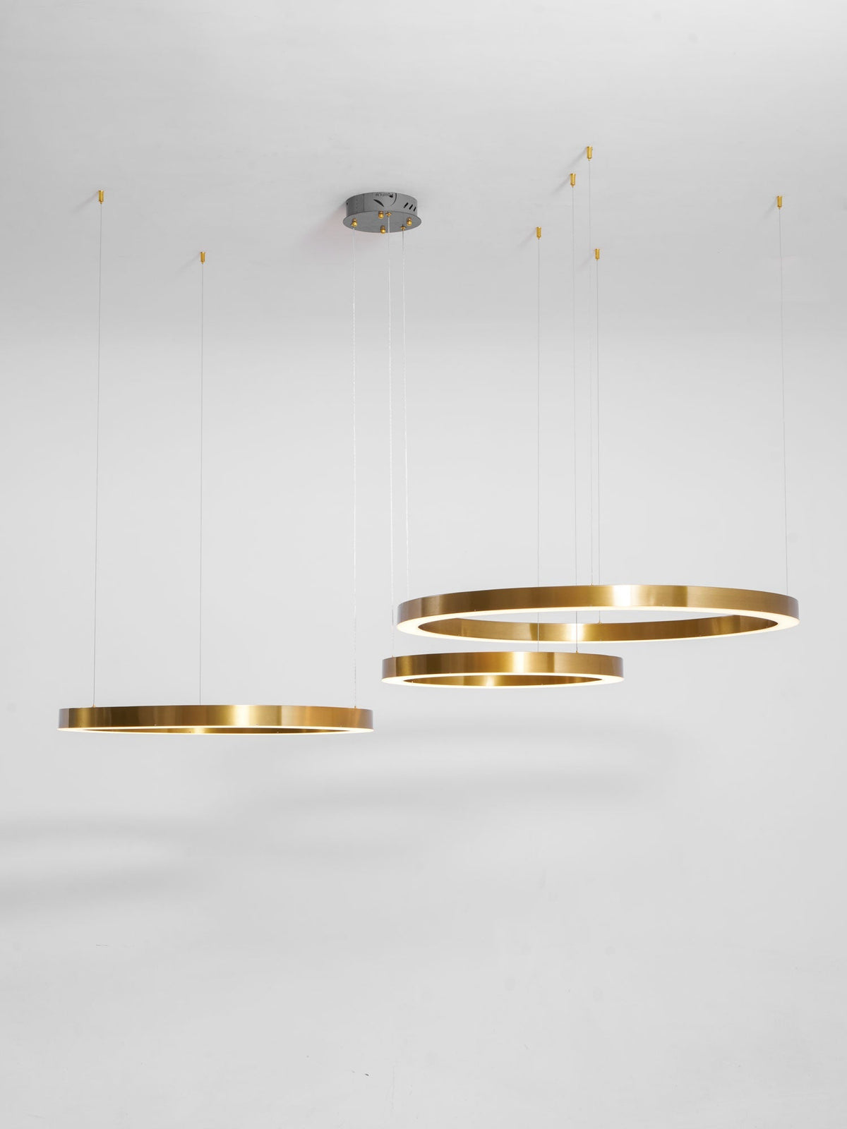 مصباح معلق دائري LED بتصميم سلس