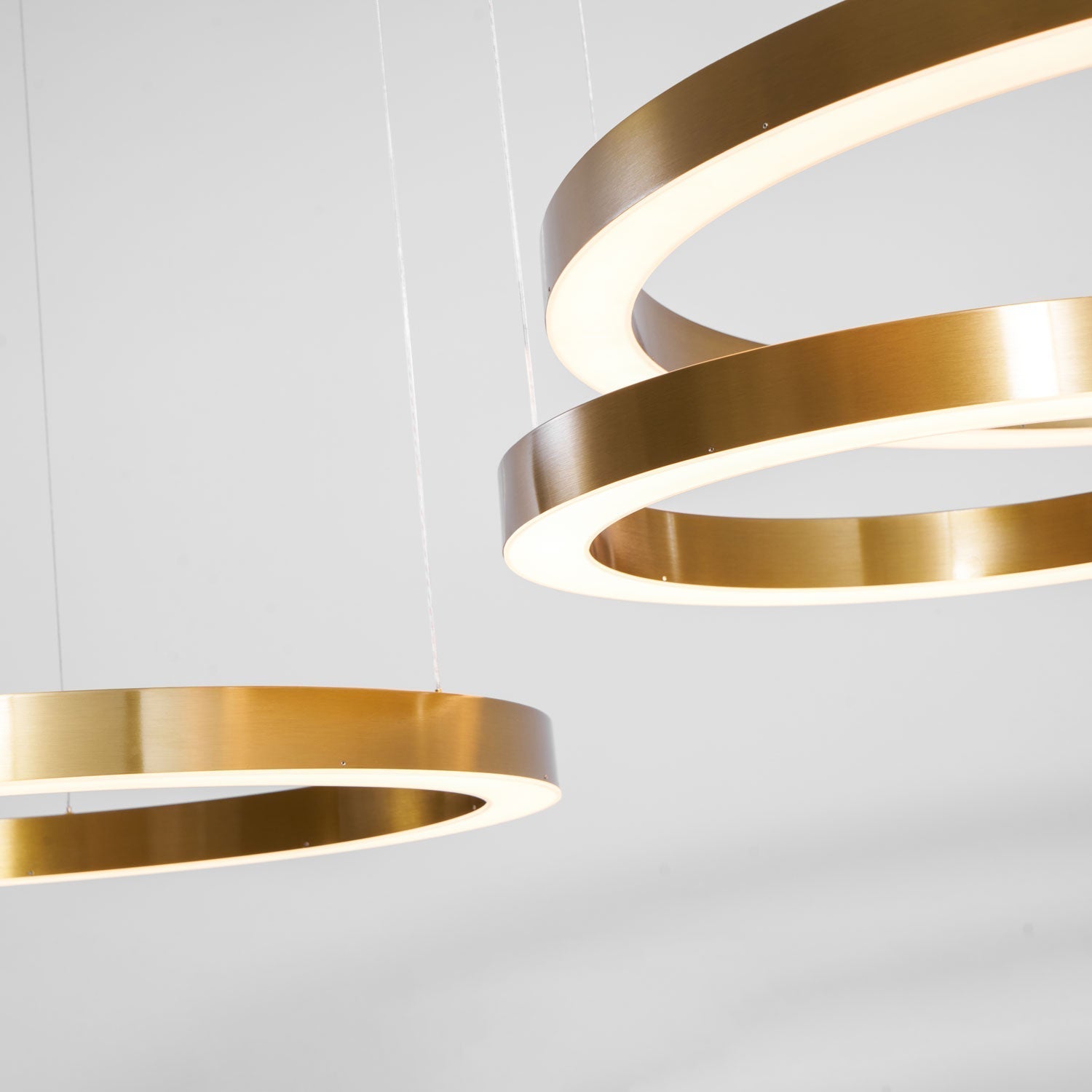 مصباح معلق دائري LED بتصميم سلس