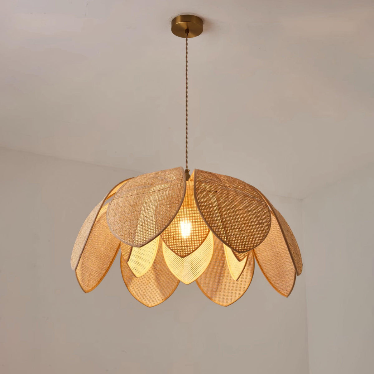 Fionel Rattan Sarkıt Lamba — 65cm Çap, Açık Kahverengi