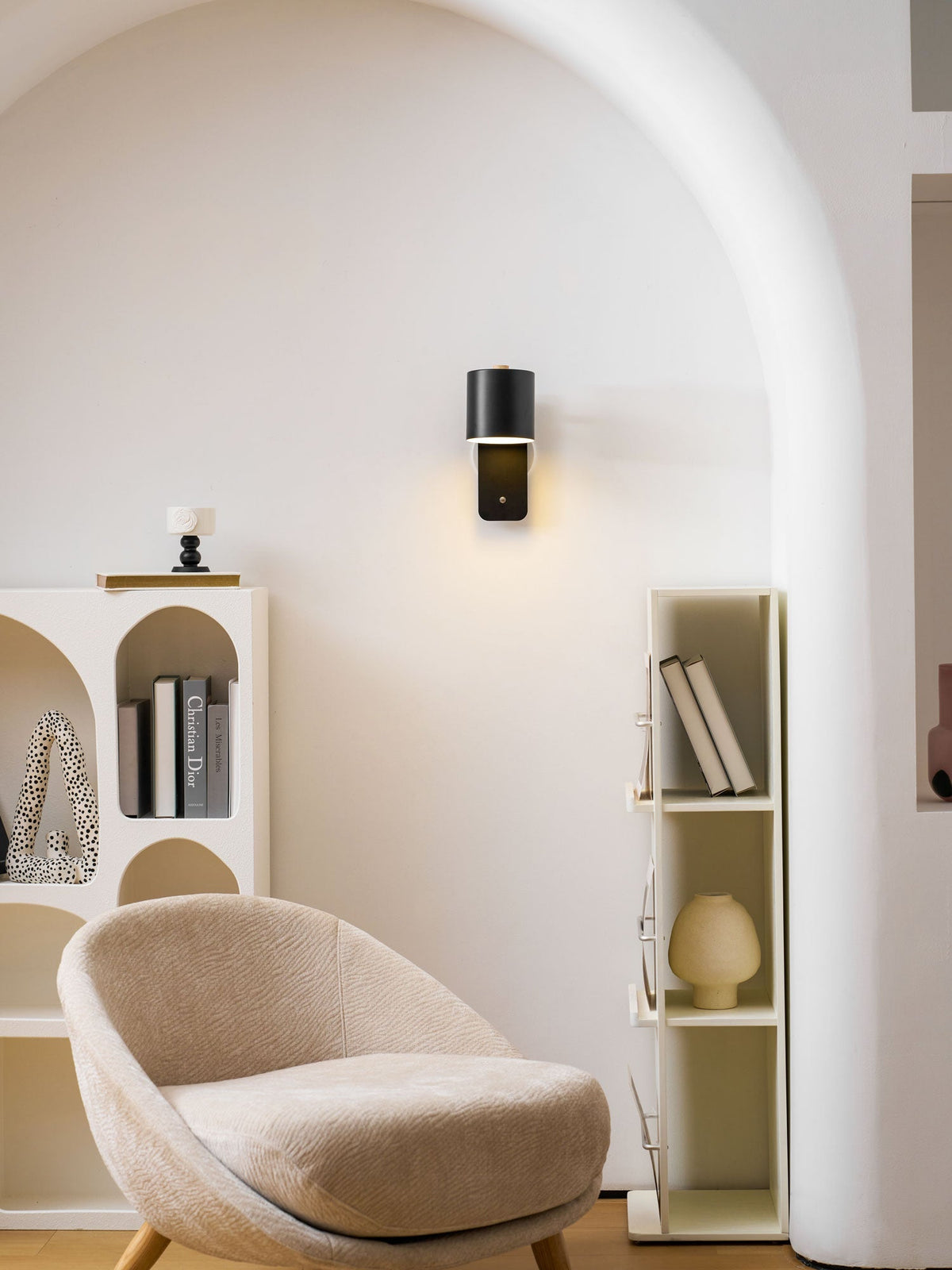 Drejelig cylindrisk væglampe — USB-C-genopladelig, 350° rotation, berøringsdæmpning