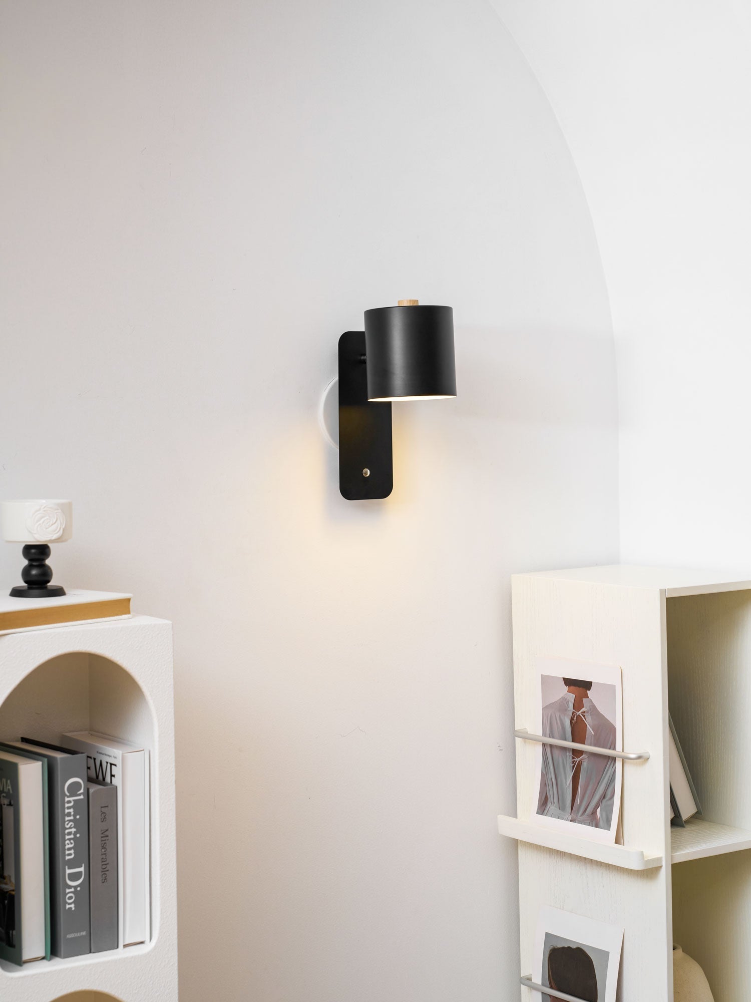 Drejelig cylindrisk væglampe — USB-C-genopladelig, 350° rotation, berøringsdæmpning
