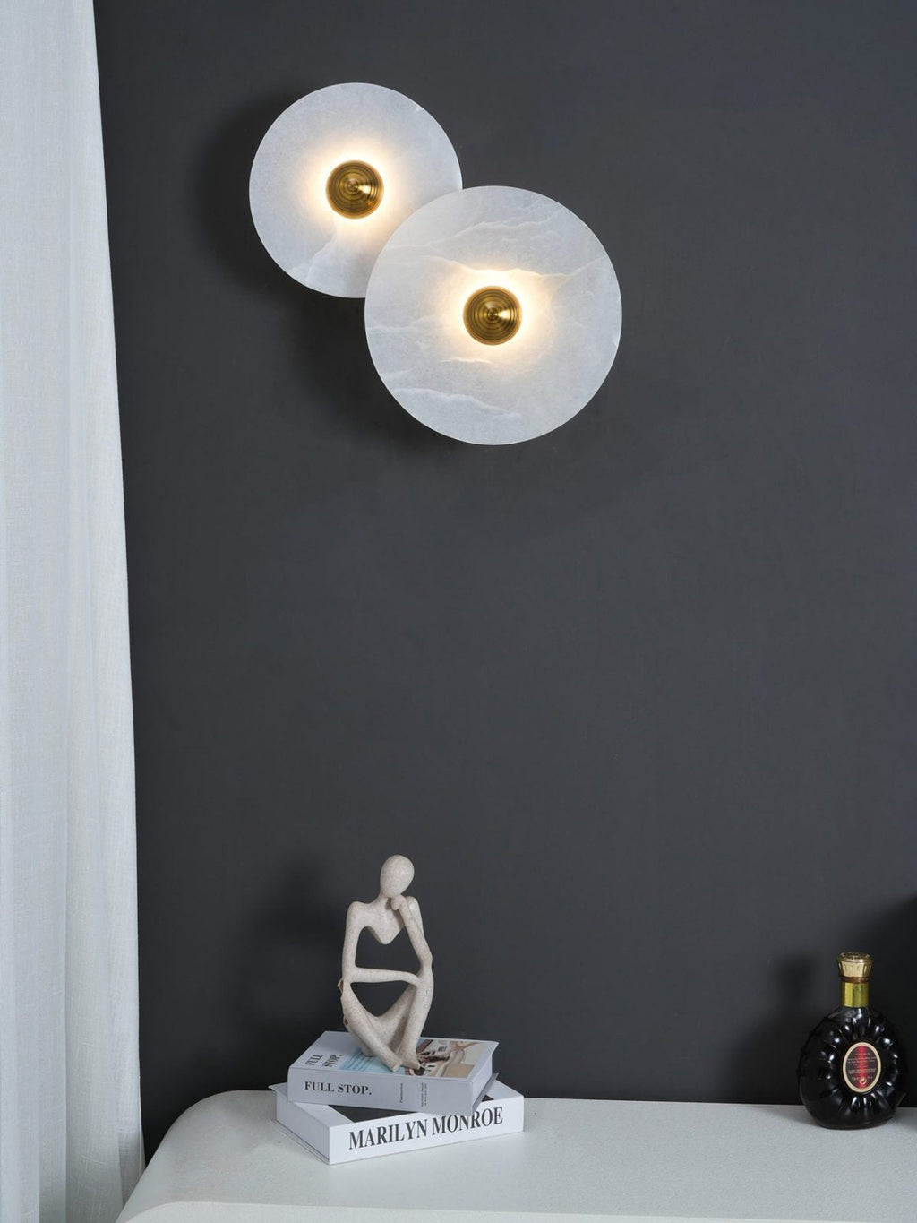 Applique murale ronde en albâtre cannelé — support en laiton, diamètre de 20 à 35 cm