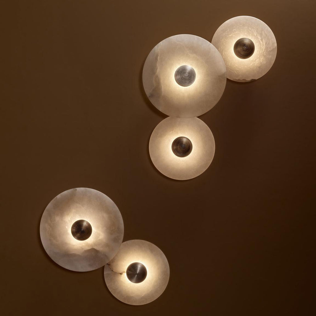 Applique murale ronde en albâtre cannelé — support en laiton, diamètre de 20 à 35 cm