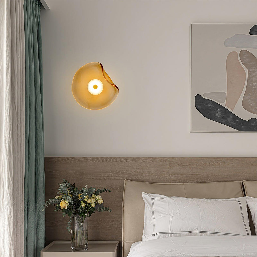 Lámpara de pared de vidrio ámbar Lunara — Diámetro de 25cm, LED integrado, apta para lugares húmedos