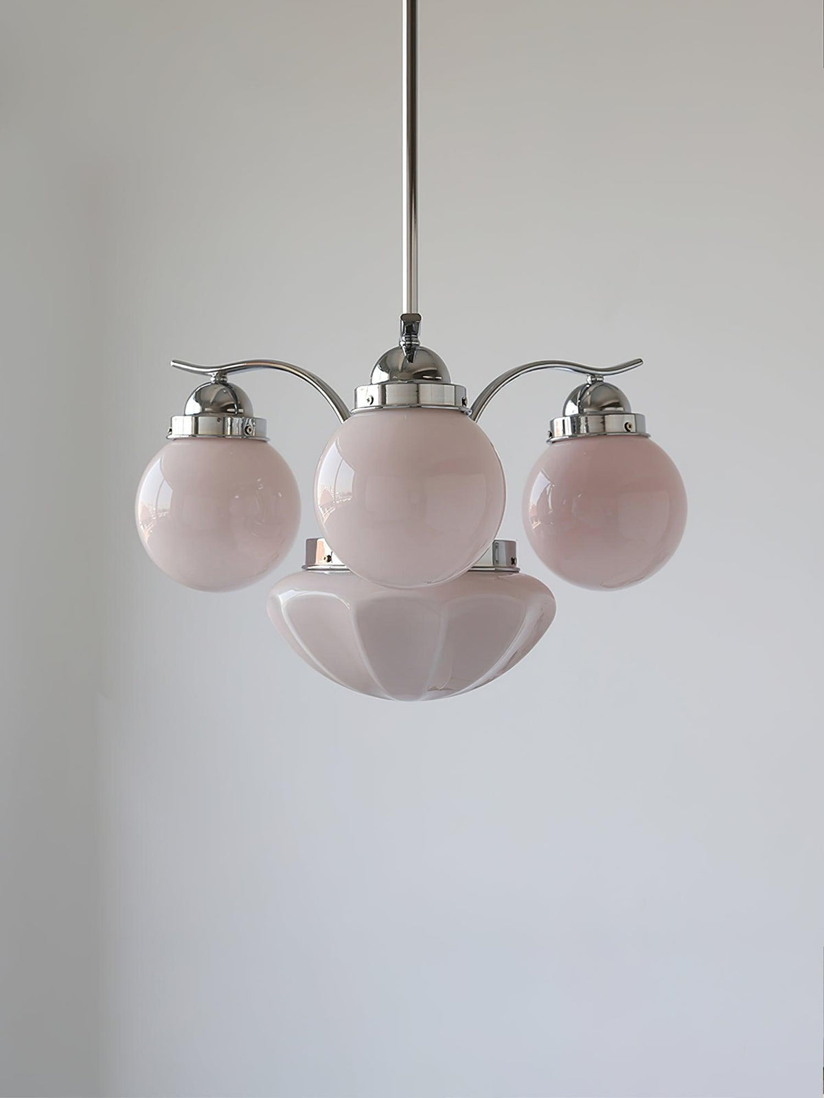 Lustra Retro-Chic-Kronleuchter — 4 weiße Glaskugeln, 54cm