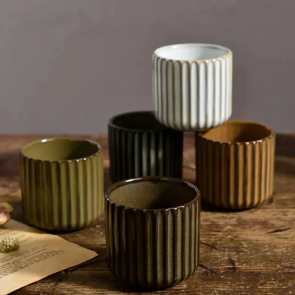Japanilaistyylinen retro keramiikkateekuppi – elegantti posliininen saké- ja kahvimuki