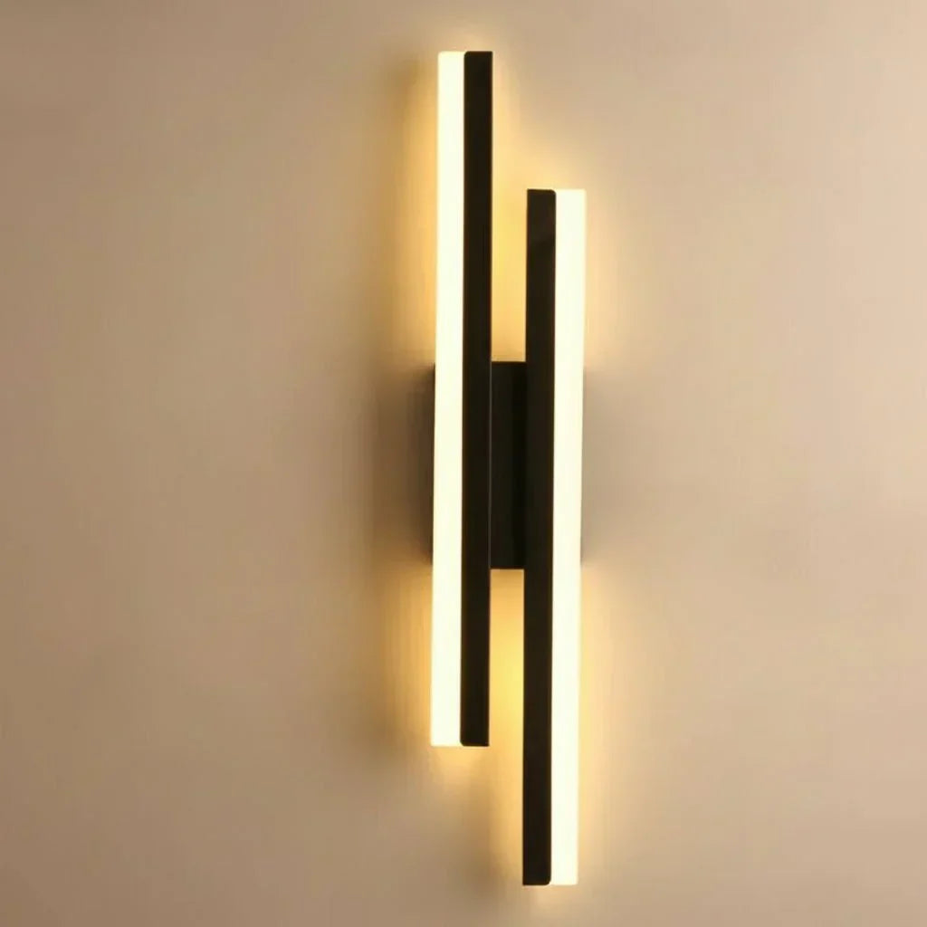 Lámpara de pared LED NovaArc con tres modos de color y regulable para dormitorios
